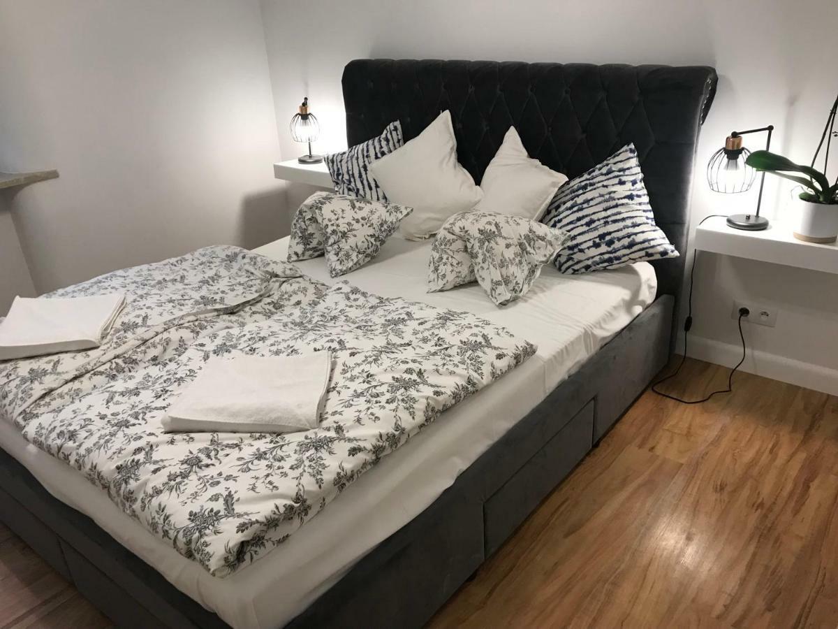 Apartamento Stare Miasto Swietojerska 12 Varsovia Exterior foto