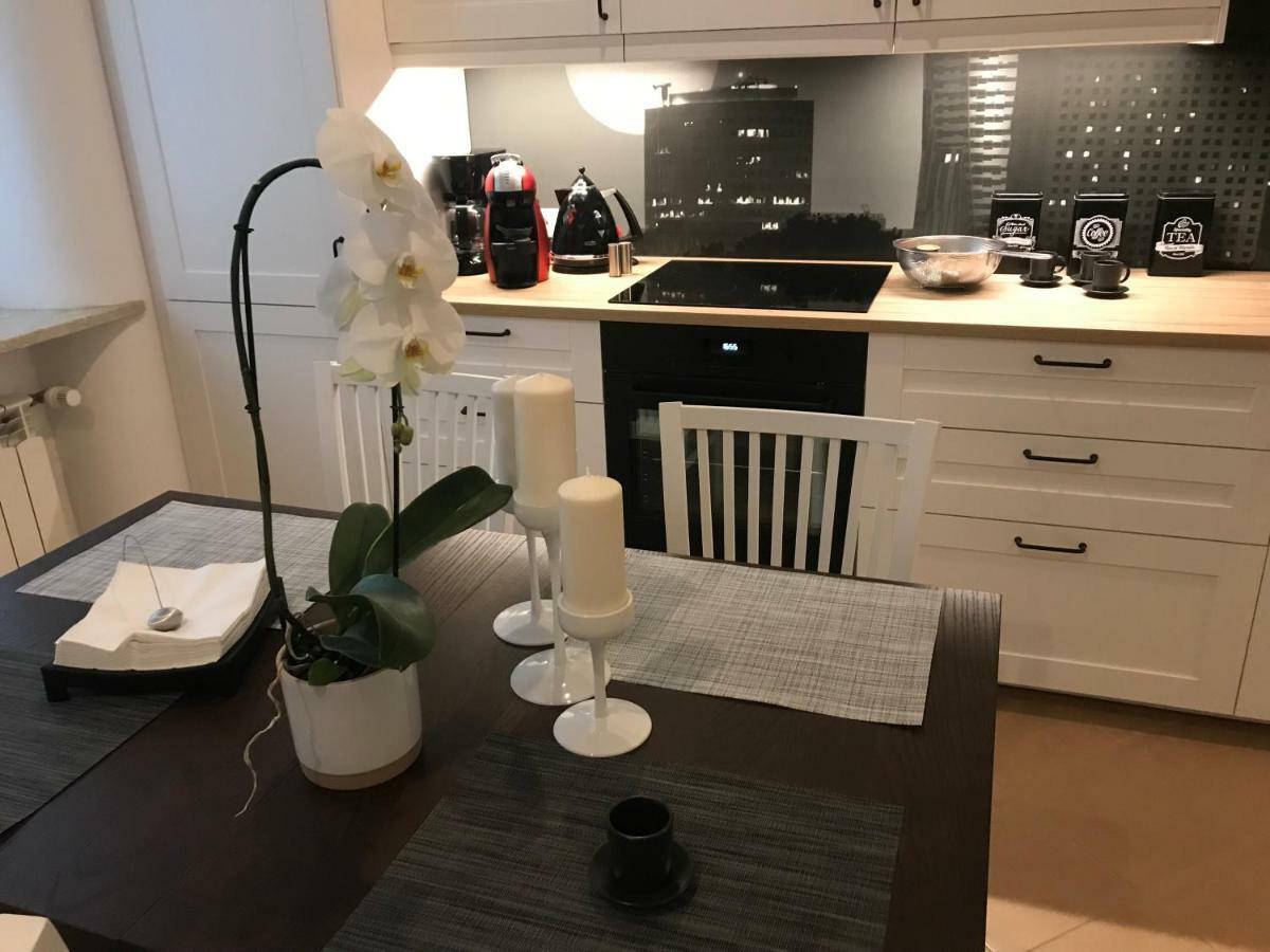 Apartamento Stare Miasto Swietojerska 12 Varsovia Exterior foto