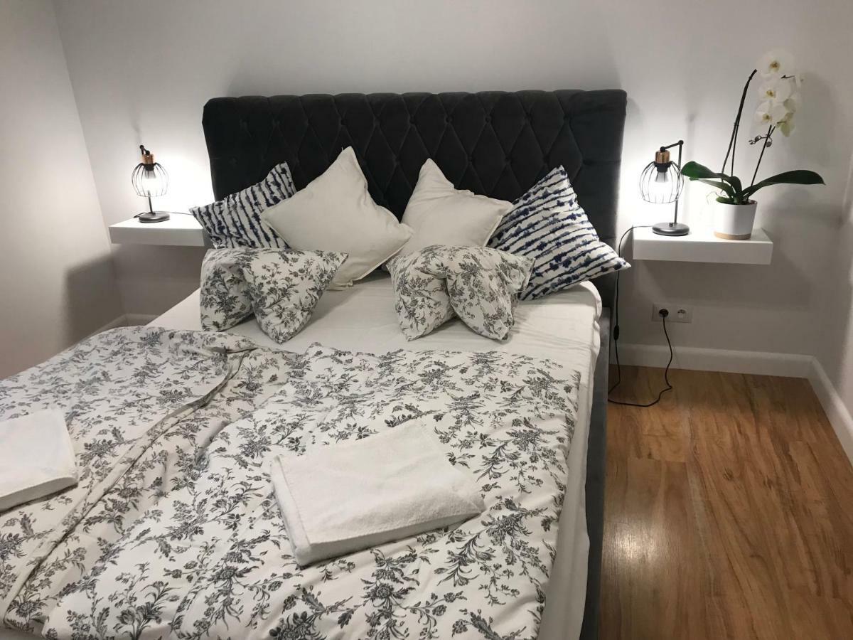 Apartamento Stare Miasto Swietojerska 12 Varsovia Exterior foto