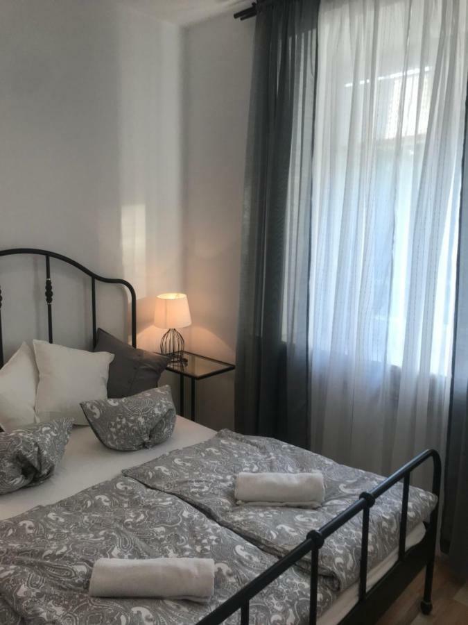 Apartamento Stare Miasto Swietojerska 12 Varsovia Exterior foto